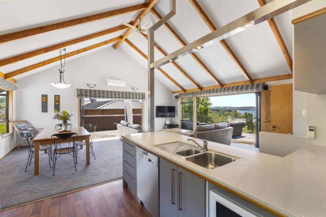 Acacia Sunrise - Taupo Villa Dış mekan fotoğraf
