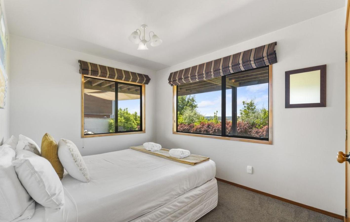 Acacia Sunrise - Taupo Villa Dış mekan fotoğraf